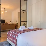 Апартаменты Luxury Casal Ribeiro I By Innkeeper